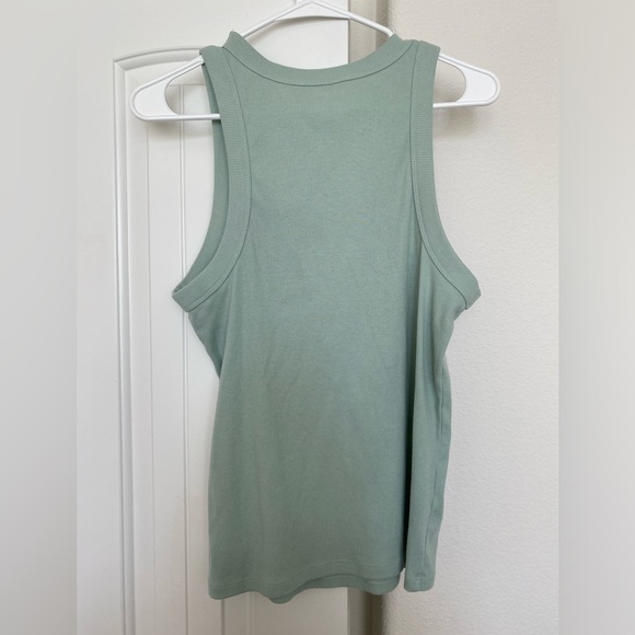 Old Navy women’s tank size L. Sea green color - Picture 3 of 3